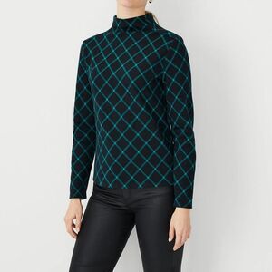 Black and Green Fitted Long Sleeve Tee